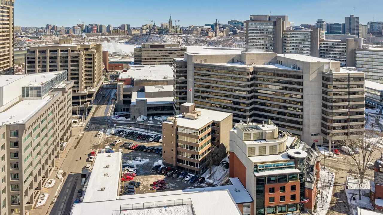 191 Promenade du Portage Place des Explorateurs — aerial view of full building in Gatineau government corridor
