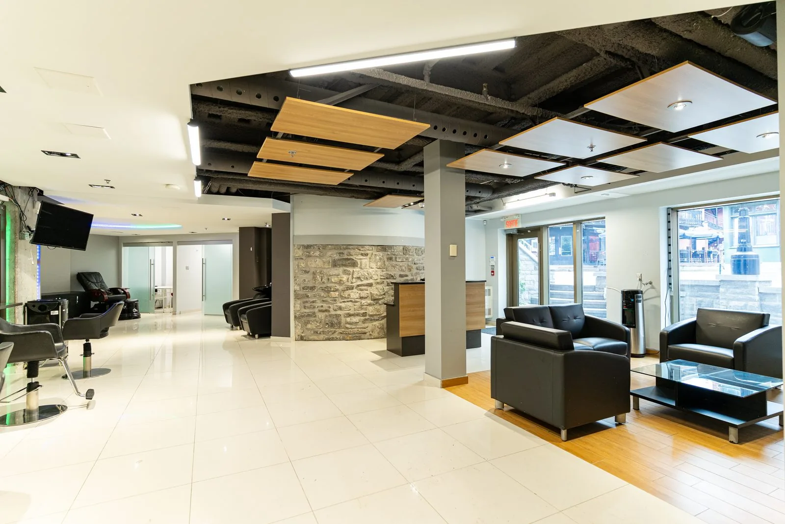 179 Promenade du Portage Ground Floor — Street-level commercial salon and academy space in Gatineau
