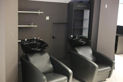 Professional wash stations with Goldwell equipment